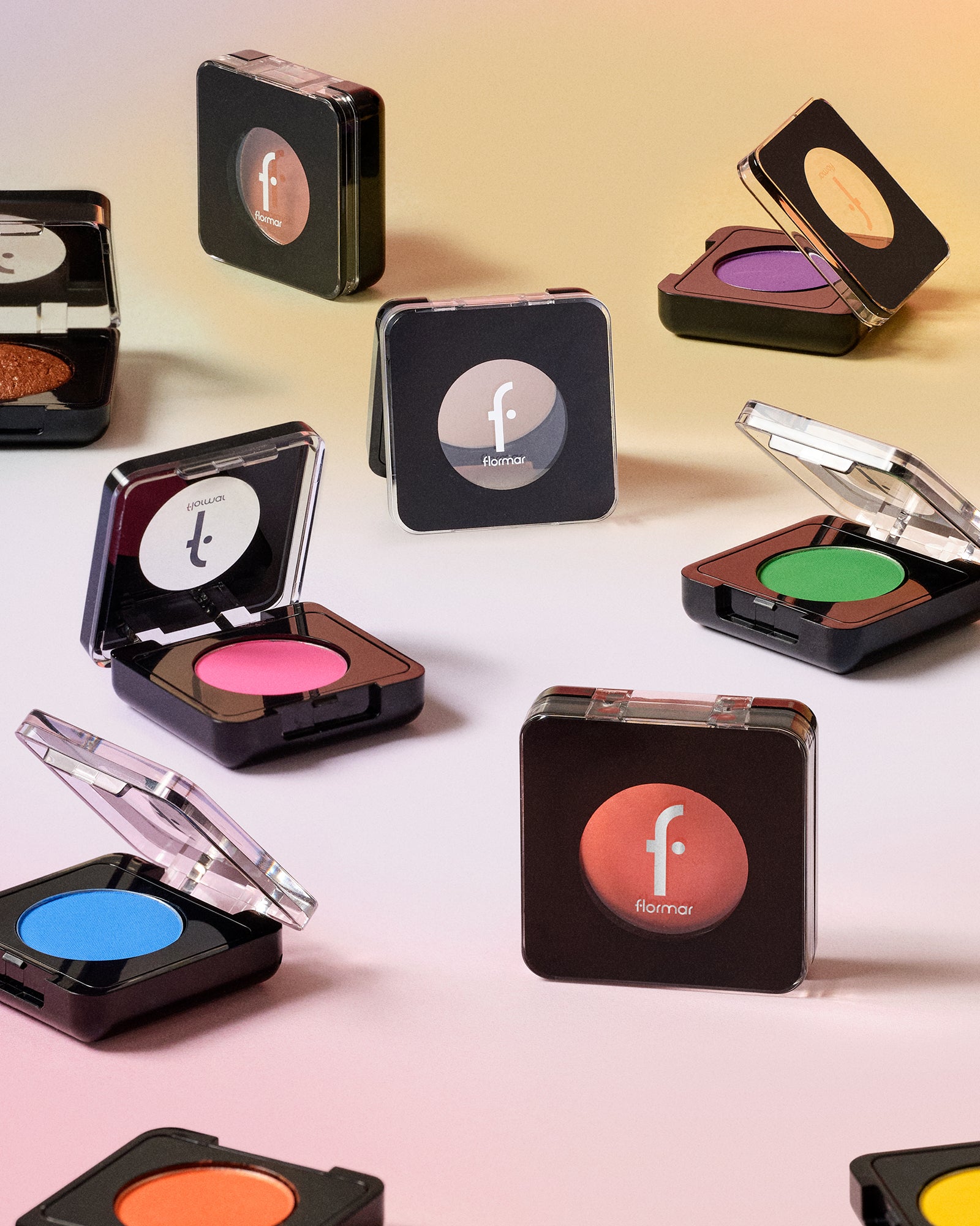 #color_032-blackhole